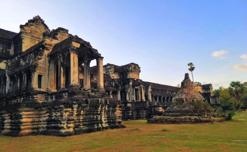 Unlocking Ancient Mysteries: The Temples of Angkor – A Must-Visit for Your Bucket List