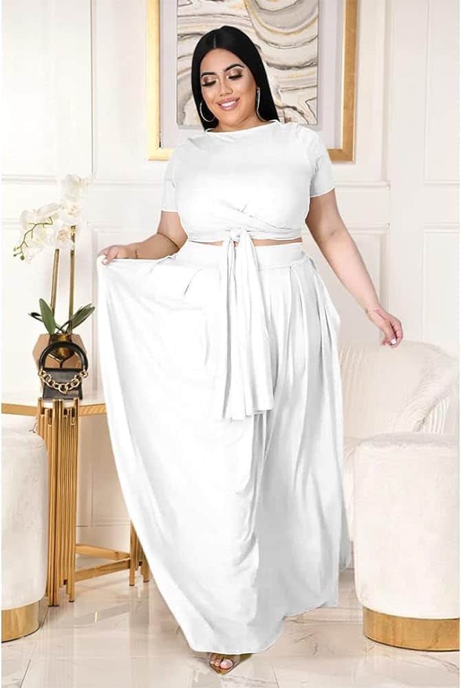 plus sized woman wearing maxi skirt with top